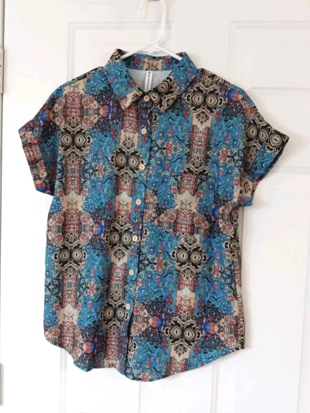 Mintreus Women’s Small Blue Paisley Print Short Sleeve Button-Up Shirt